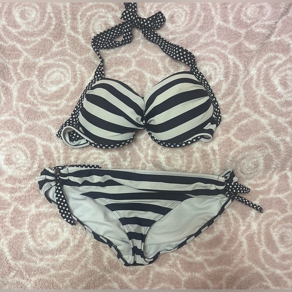 Various Brands, All sizes Medium or Large, Various colors - Picture 3 of 9